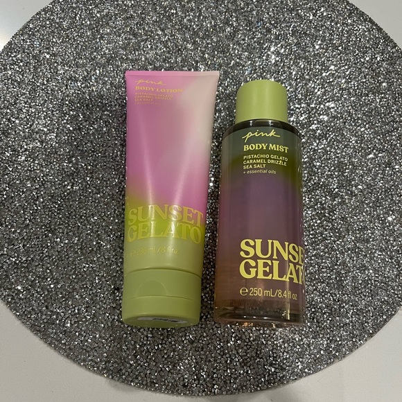 New! VS PINK! - Picture 3 of 9